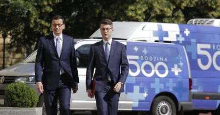 Koronawirus w Polsce. Rząd nie powiedział ostatniego słowa. Będą kolejne obostrzenia
