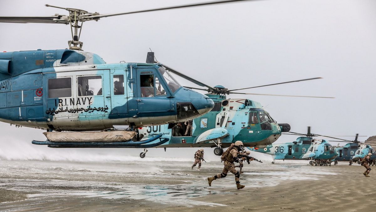 Irańskie ćwiczenia wojskowe w Zatoce Ormuz, grudzień 2022