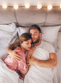 Why you should stop sleeping in the same bed as your partner. A doctor's explanation