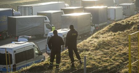 Kryzys na granicy. W Rosji możliwe opóźnienia w dostawach
