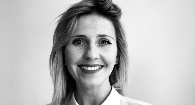 Anita Nowak w Neon Shake Advertising