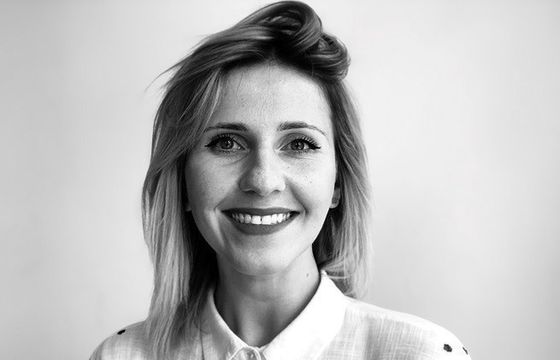 Anita Nowak w Neon Shake Advertising