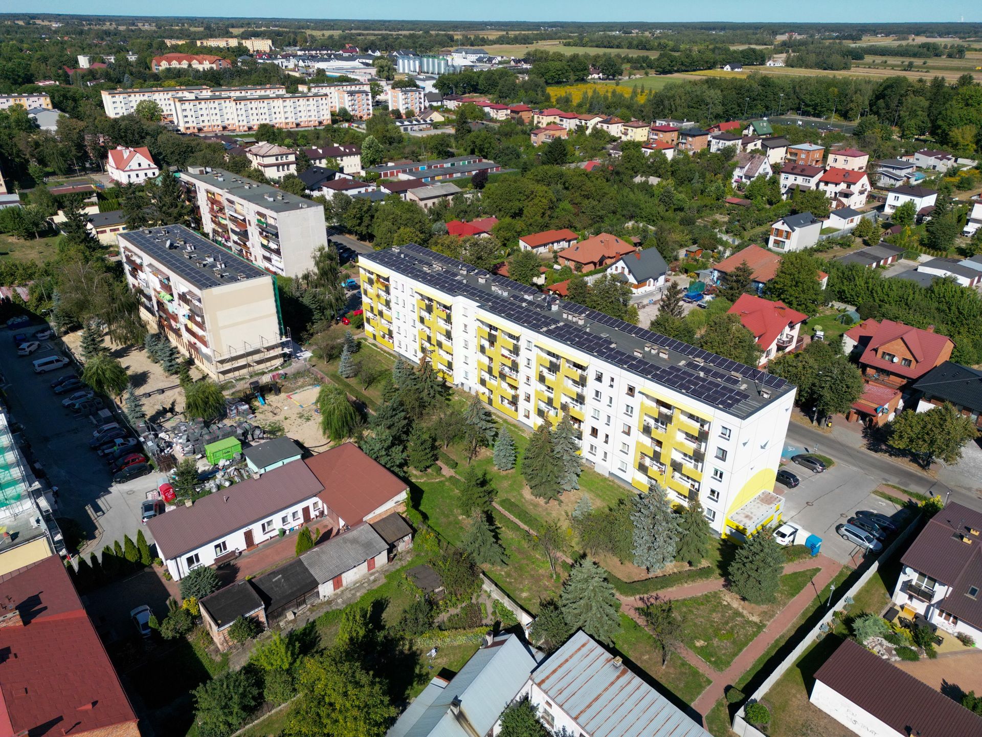 Blok przy ul. Bogusza w Zwoleniu po "darmomodernizacji"