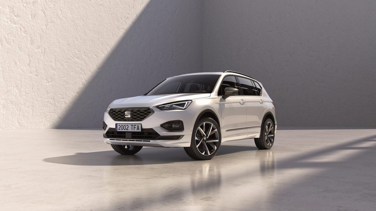 Tarraco w wersji FR jest całkiem atrakcyjnie wystylizowanym SUV-em.