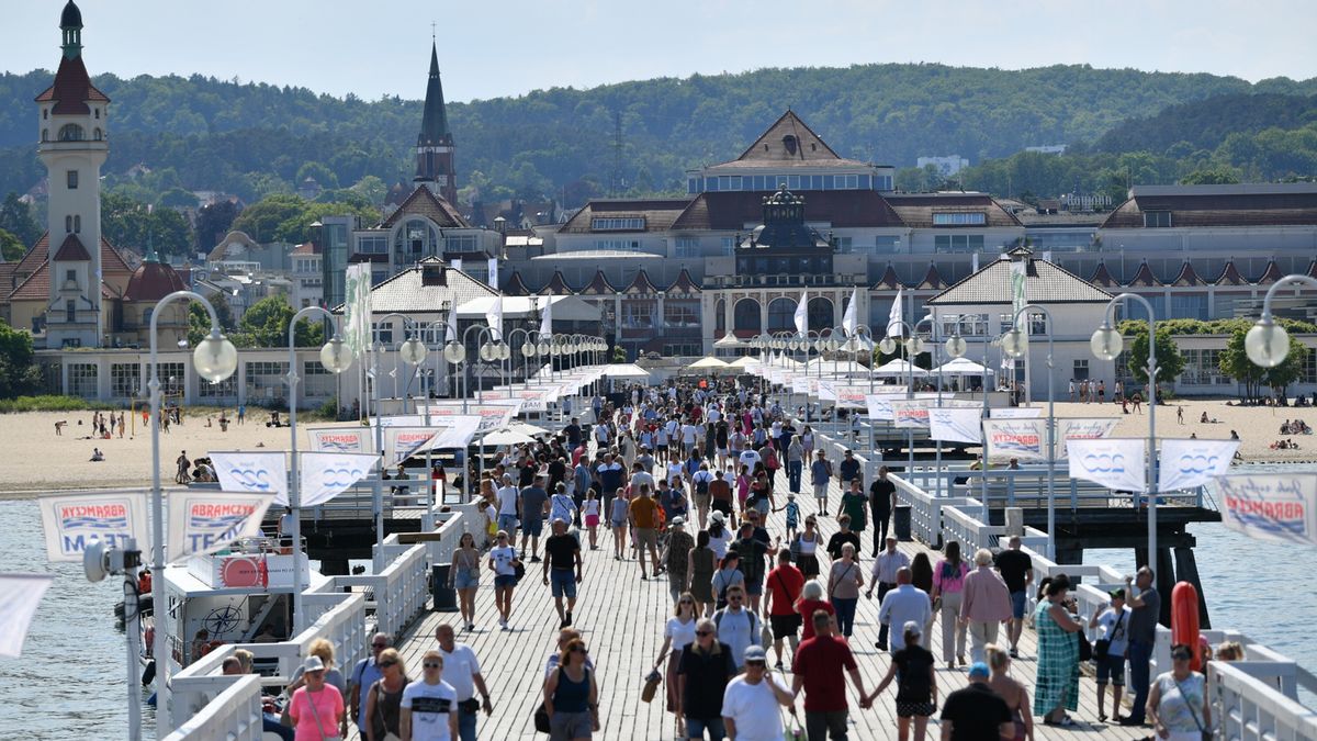 Długi weekend w Sopocie. Tłumy odwiedziły kurort