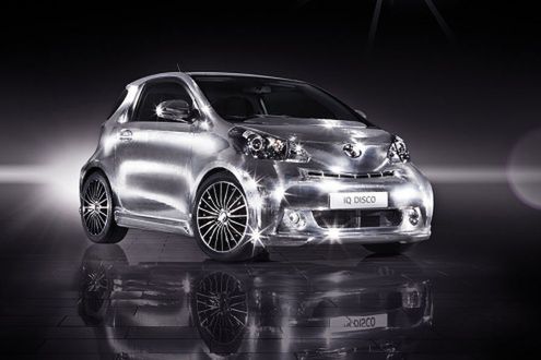 Klub muzyczny na kółkach - Toyota iQ Disco