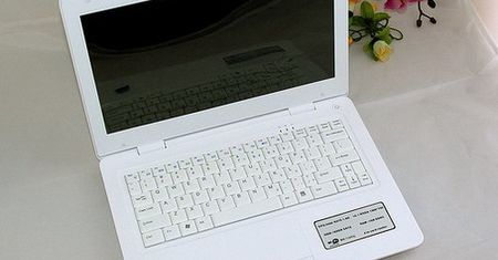 Podrobiony, chudy netbook - Airis Praxis Slim Air