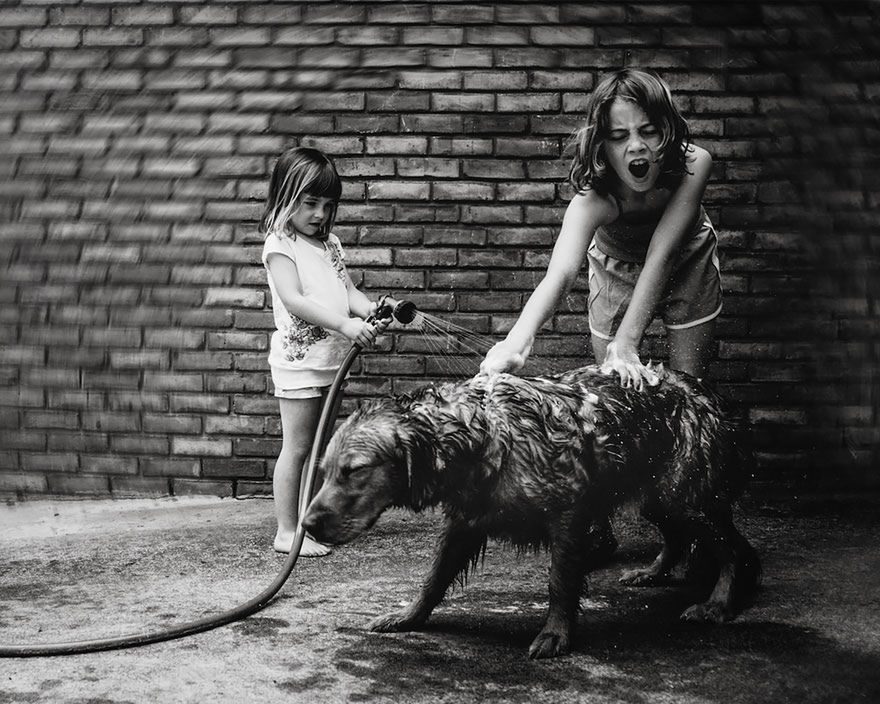„Strong Is The New Pretty” - mama fotografuje swoje córki, jako młode wojowniczki 12