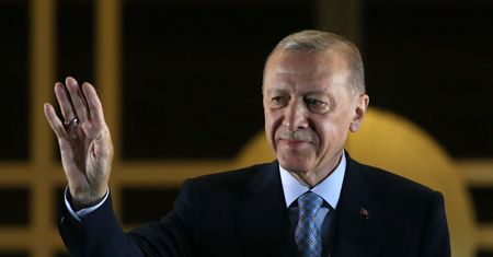 Erdogan wygrał wybory. Ekspert: pomogły subsydia i rządowe media