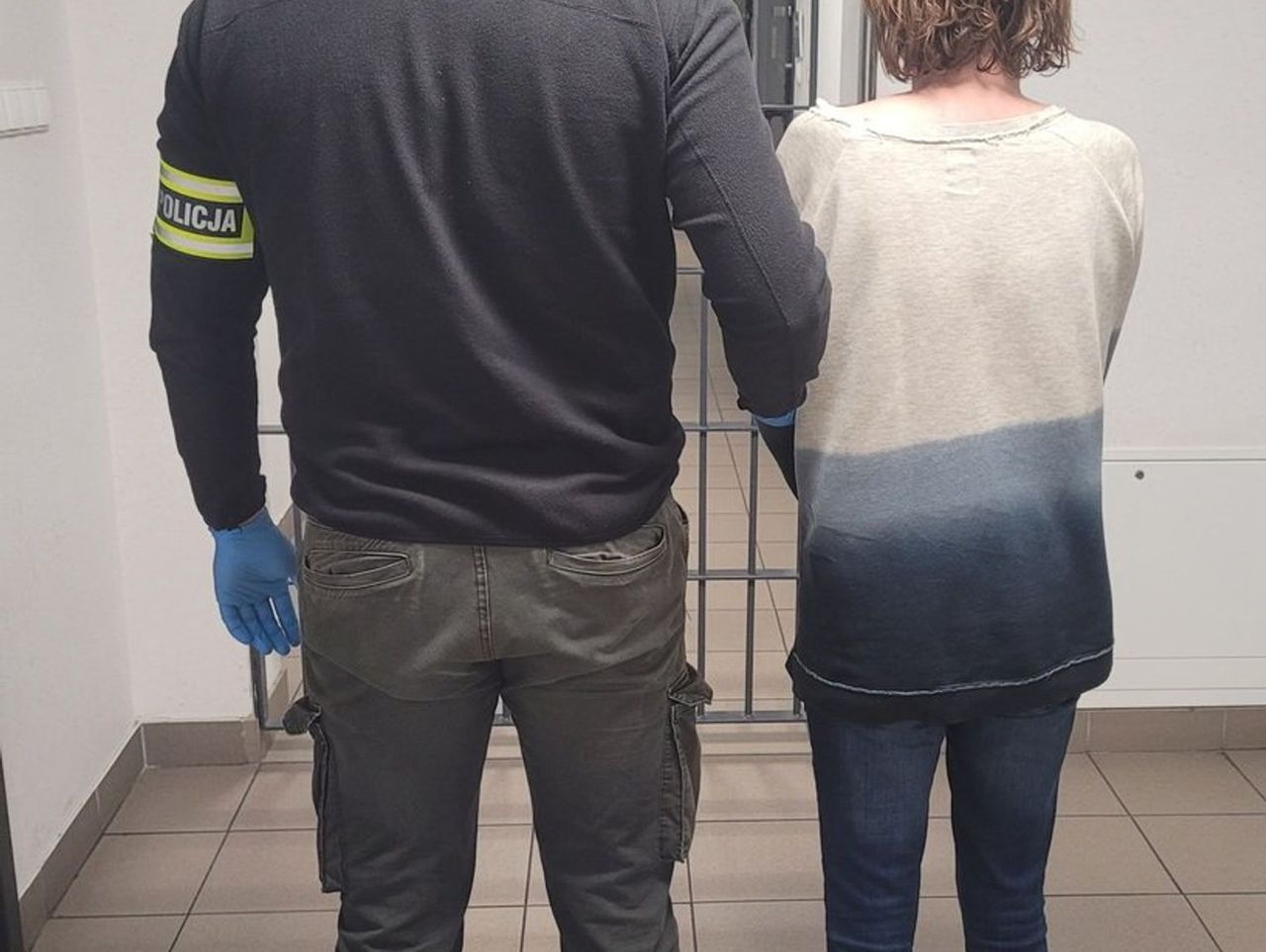Bielsko-Biała: Zaprosił parę znajomych do domu i pożałował. Ukradli mu telefon i pobili, uderzając butelką w głowę