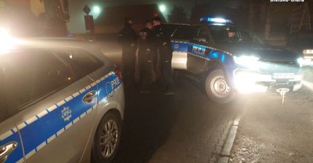Śląskie. 76-latek nie dotarł do syna. W akcji policyjny dron. Szczęśliwy finał nocnych poszukiwań