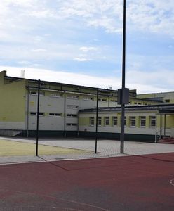 Robił zdjęcia pod szkołą. Mieszkańcy wzięli go za pedofila