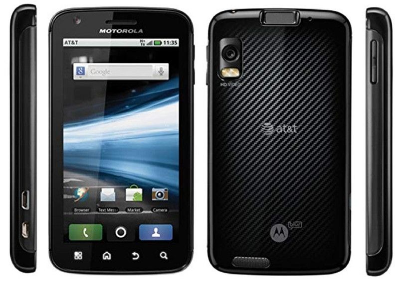 Motorola ATRIX, czyli innowacyjny kombajn, który wyprzedził swoją epokę [Podróż w czasie] 4