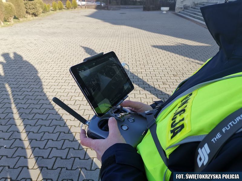 Policja zbroi się w drony. Drogówka będzie nimi sprawdzała kierowców