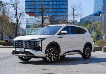 Weszli na rynek, już startują z promocjami. Flagowy SUV za 127 900 zł