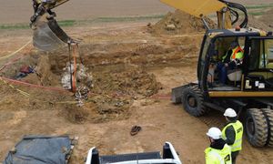 S8 w budowie. Leżał w ziemi od II wojny światowej. Niemiecki skarb