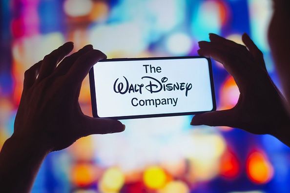 BRAZIL - 2022/08/05: In this photo illustration, the Walt Disney Company logo is displayed on a smartphone screen. (Photo Illustration by Rafael Henrique/SOPA Images/LightRocket via Getty Images)
SOPA Images