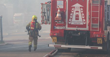 Pożar w bloku we Wrocławiu. Są ranni i ewakuowani