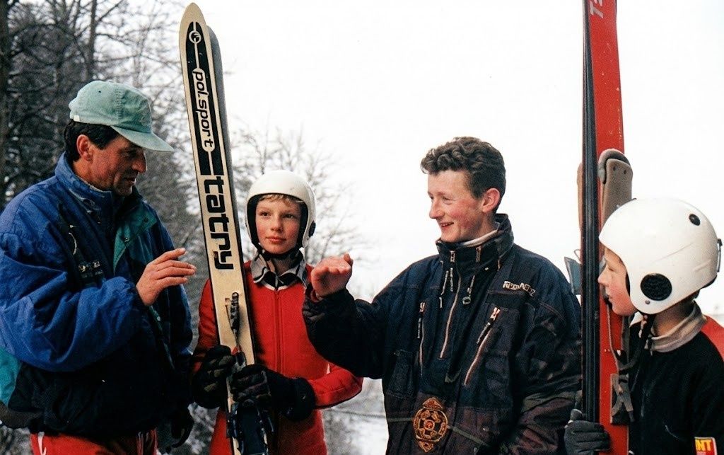 Trener Jan Szturc (z lewej) i młody Adam Małysz (z prawej) fot. materiały własne