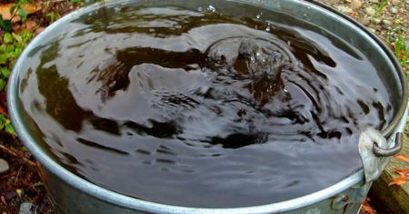 Możliwe kary za oblewanie wodą w śmigus-dyngus. To nie żart