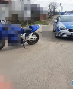 Ani myślał się zatrzymać. Motocyklista doprowadził do zderzenia z radiowozem
