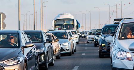 Najbardziej zakorkowane miasta w 2022 roku. Pierwsze miejsce nikogo nie zdziwi