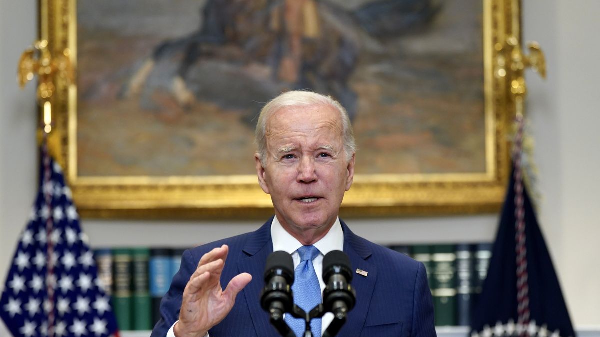 US President Joe Biden speaks in the Roosevelt Room of the White House in Washington, DC, USA, 17 May 2023. Biden expressed confidence that negotiators would reach an agreement to avoid a catastrophic default, seeking to reassure markets before he departs on a trip to Japan. EPA/Al Drago / POOL Dostawca: PAP/EPA.