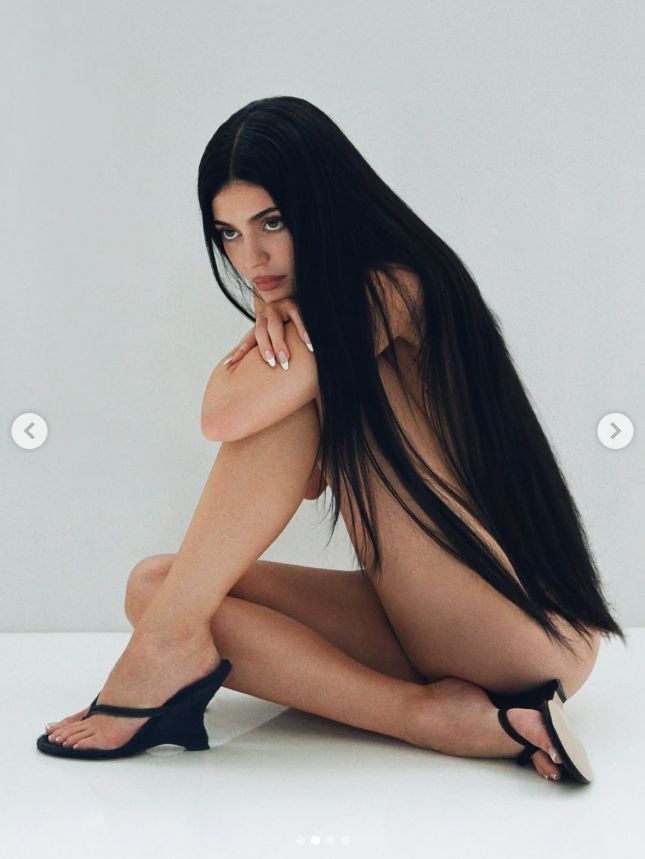 Kylie Jenner pozuje nago 