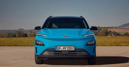 Odświeżony Hyundai Kona Electric wyceniony. Dwa warianty dzieli spora różnica