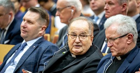 Pieniądze dla akademii ojca Rydzyka. Podano kwotę