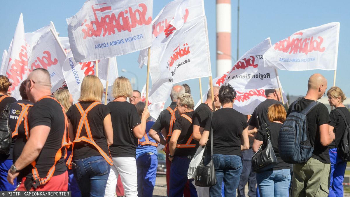 W 2024 r. dużo mówiło się o zwolnieniach grupowych, m.in. w fabr