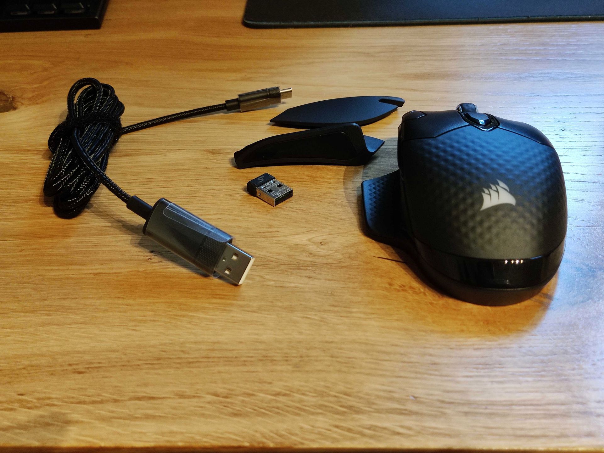 Corsair Dark Core RGB Pro SE. Test bezprzewodowej myszy z ładowaniem indukcyjnym 2