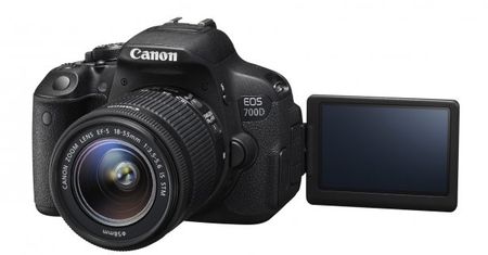 Canon EOS 700D z nowym obiektywem 18-55mm f/3.5-5.6 IS z cichym silnikiem STM