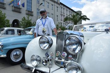 Chorzowski Klasyk po raz trzeci. Samochody marzeń na rynku w Chorzowie. Najstarszy model wyprodukowano w 1928 roku