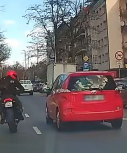 Opublikowali nagranie ze wściekłym motocyklistą. Ostro zareagował