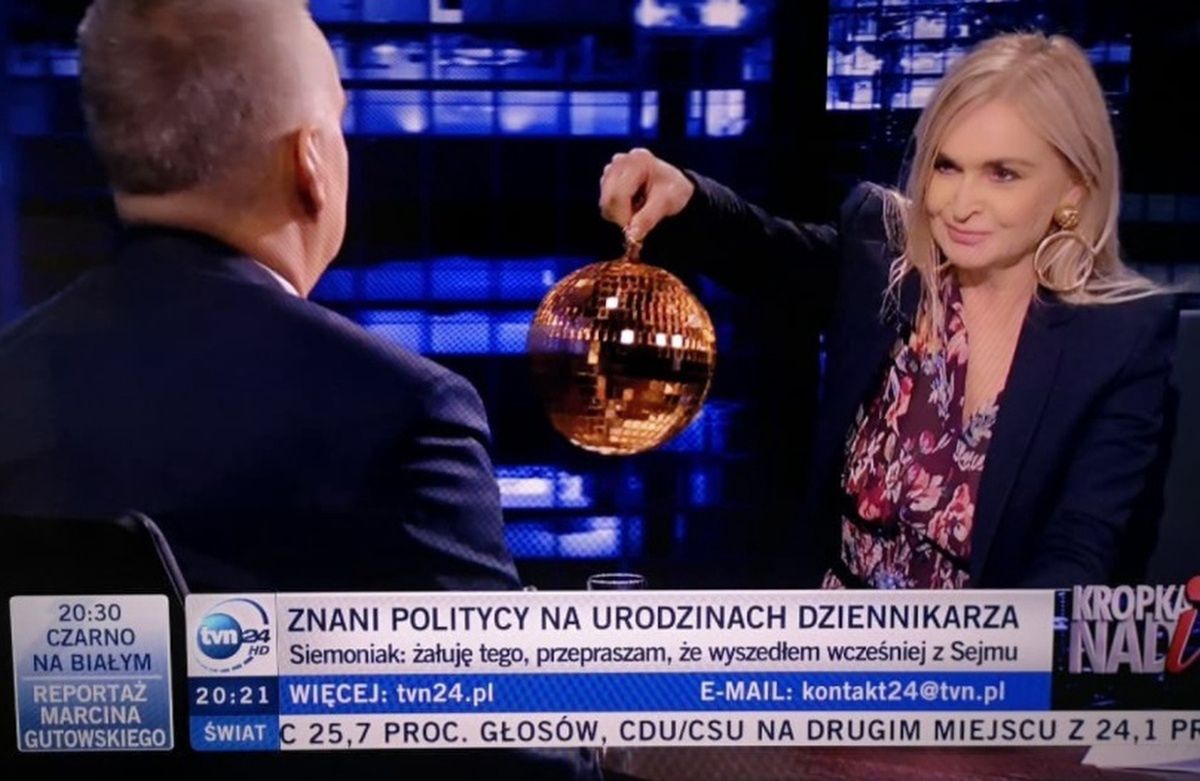 Zaskakująca scena w TVN24. Polityk powiedział, co zrobi z prezentem od Olejnik