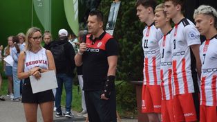 Rzeszów: Resovia uczciła swoje 120-lecie. Setki sportowców i kibiców na pikniku integracyjnym. Dużo atrakcji i dobre jedzenie