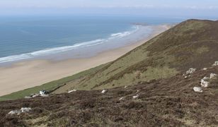 Plaża, która budzi grozę. Przerażające miejsce w walijskiej zatoce