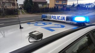 Motocyklista pędził 123 km/h w terenie zabudowanym – policjanci zakończyli brawurową jazdę