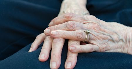 O czym świadczą wyraźne niebieskie żyły? Odpowiedź może zadziwić