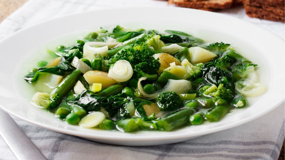 Vignarola alla romana na talerzu oznacza, że wiosna w pełni