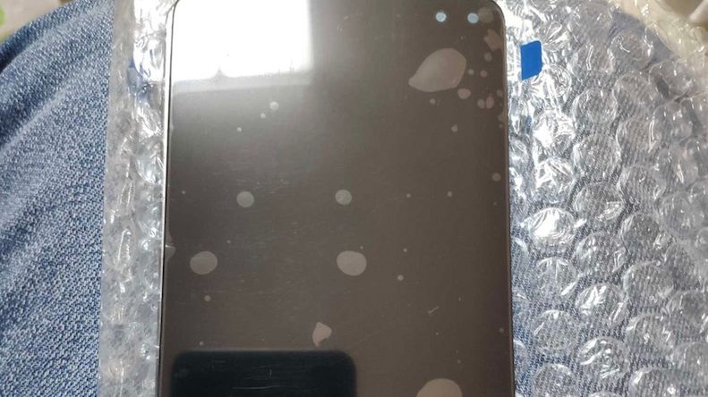 Xiaomi Mi 10 w nowym przecieku. Żegnamy wcięcie, witamy otwory 1