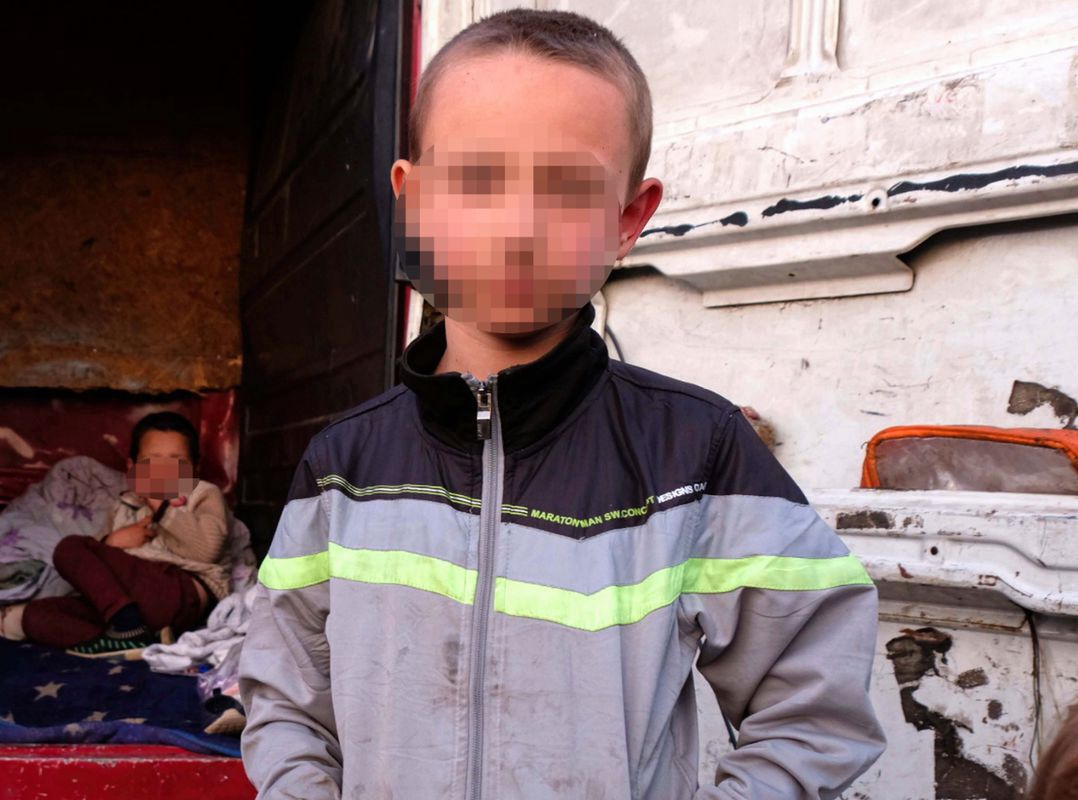 Dzieci znów celem Rosjan. Nowa taktyka. "Sprawdzajcie, co robią w sieci"