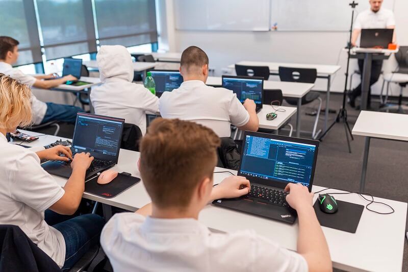 Niepubliczne Technikum Programistyczne Techni Schools