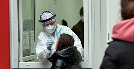 Profesor o pandemii COVID-19. "To może potrwać nawet 10 lat"