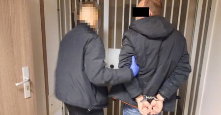Dramat w Warszawie. Rozbite szkło, pijani rodzice, dziecko na balkonie