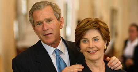 Nazywano ją najspokojniejszą pierwszą damą. Tak dziś wygląda 79-letnia Laura Bush (FOTO)