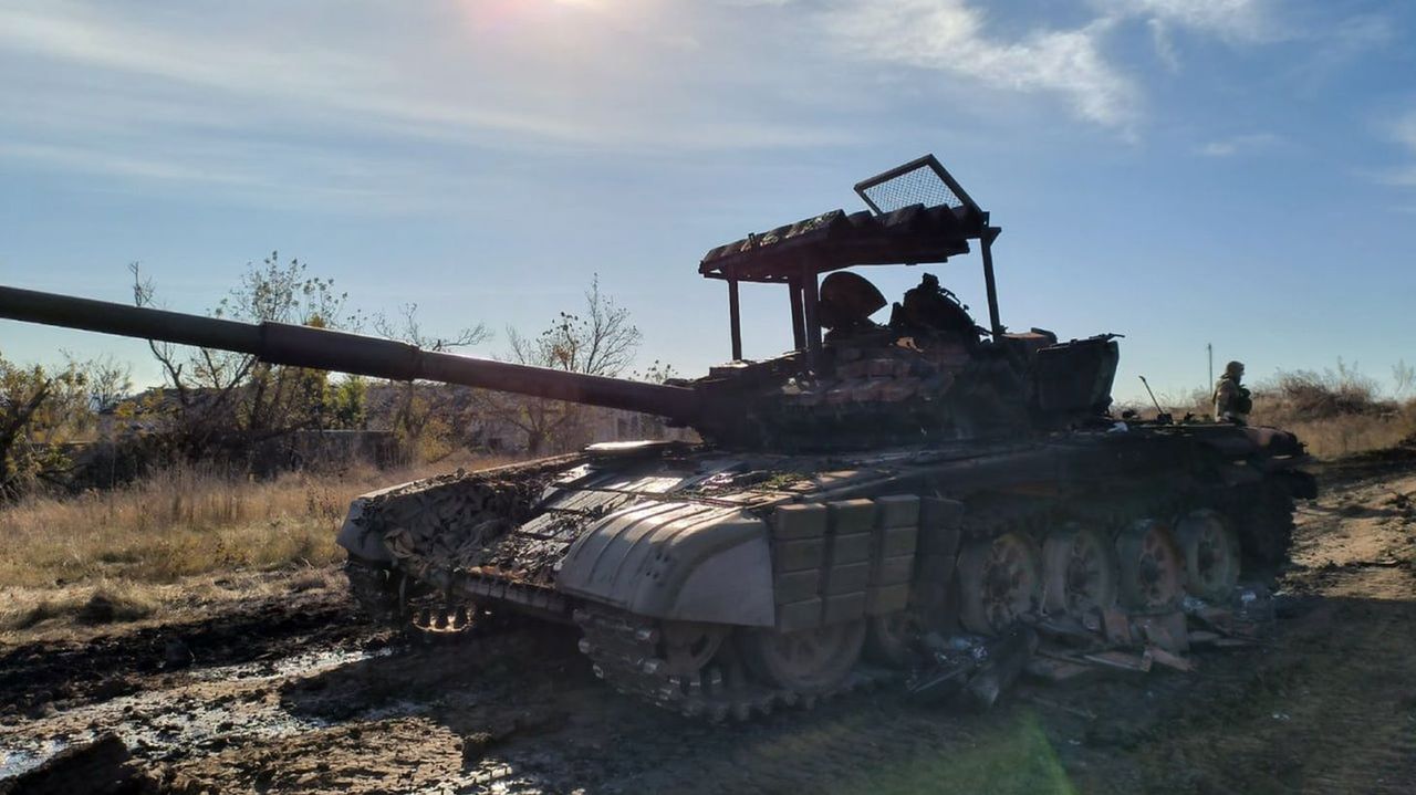 Rosyjski czołg zniszczony w rejonie Awdijiwki