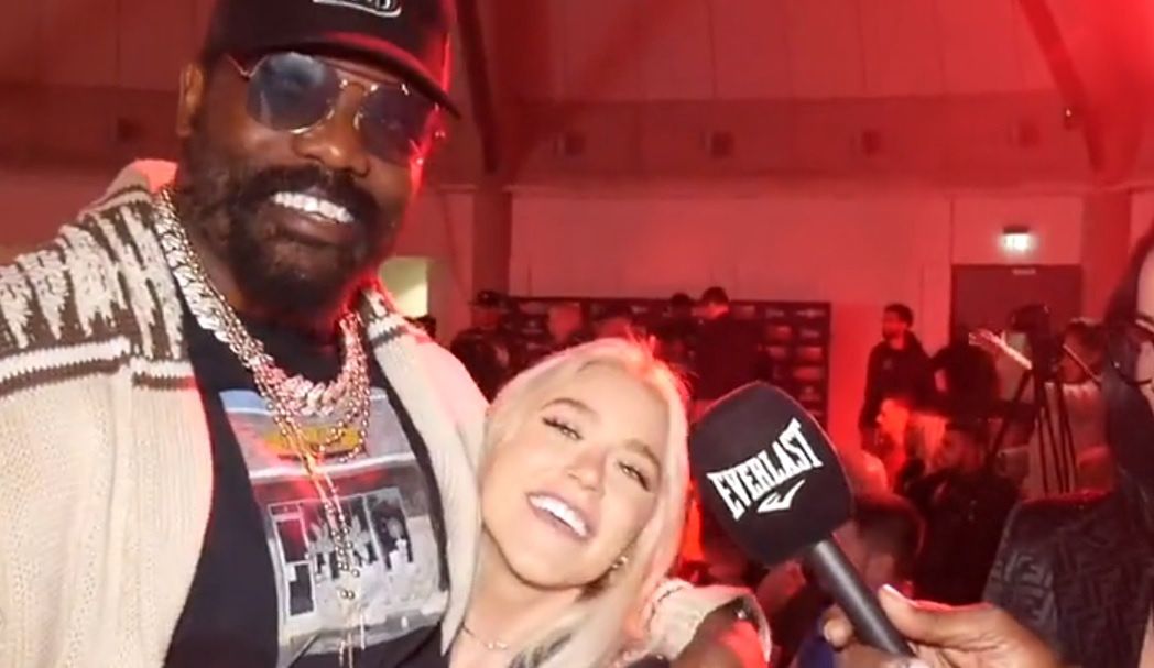 Dereck Chisora pokazał nowe oblicze. Nagle zaczął flirtować przed kamerą