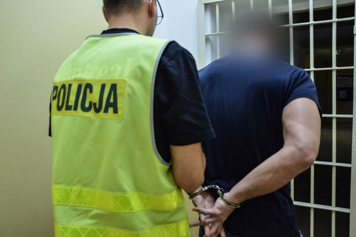 Szczecin: Obcokrajowiec podejrzany o rozbój na stacji paliw